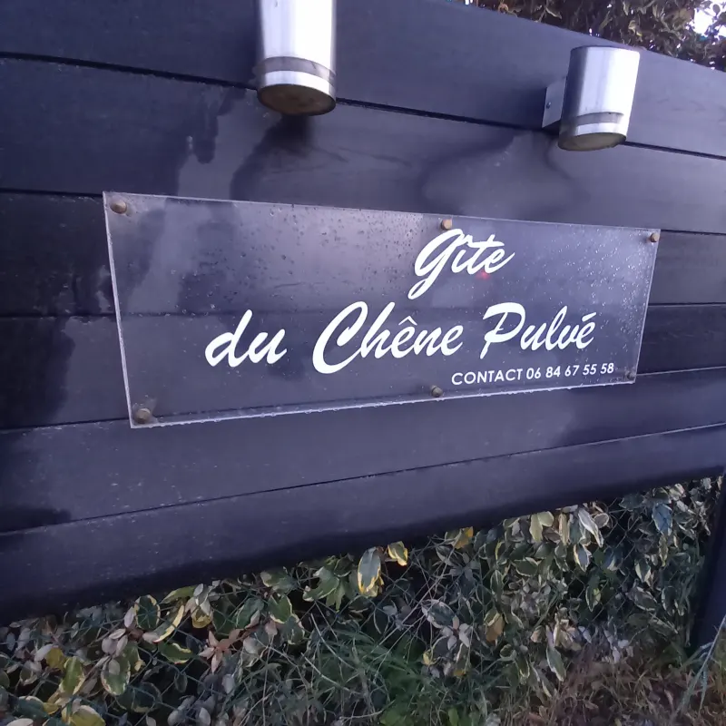 Le Chêne Pulvé — Extérieurs