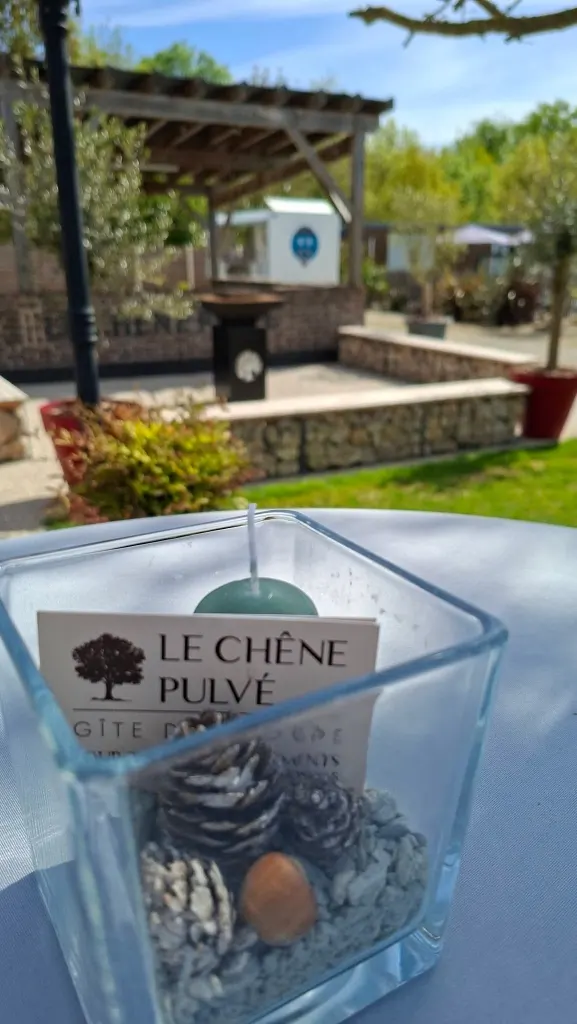 Le Chêne Pulvé — Extérieurs